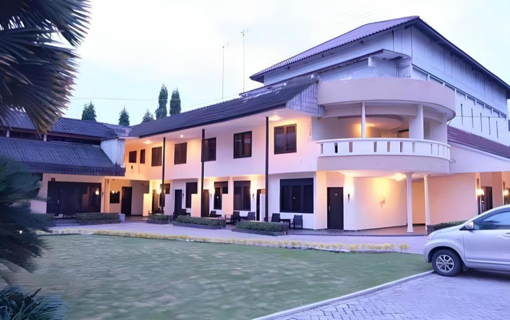 Insumo Palace & Resor